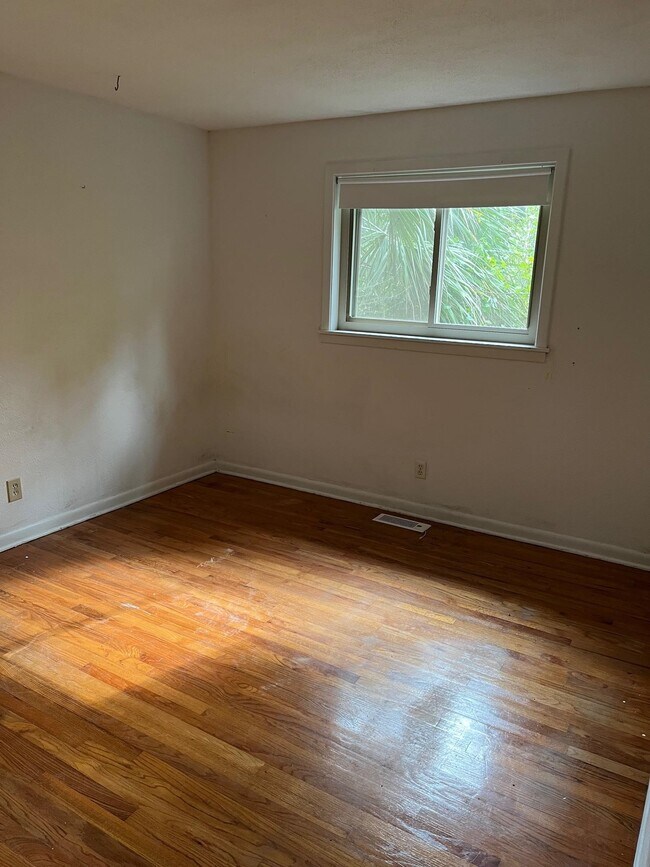 Building Photo - 2208 Joyner Dr