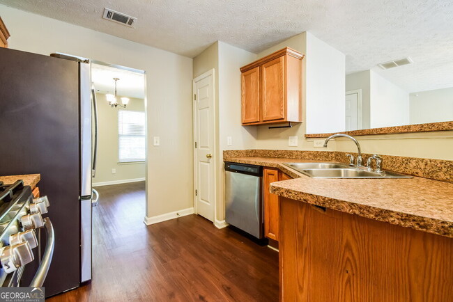 Building Photo - 3819 Bay Cove Tr SE