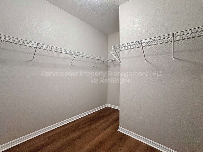 Building Photo - 10841 Dragonwood Dr