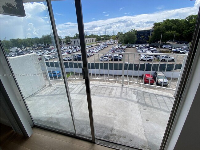 Building Photo - 488 NW 165th St
