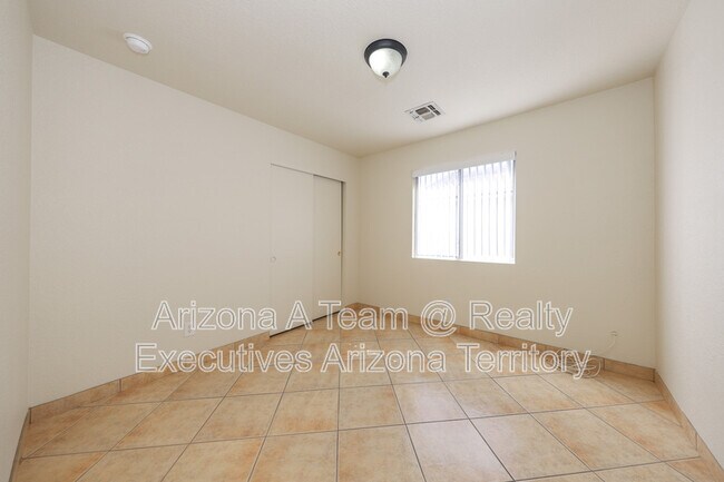 Building Photo - 7041 Mitchell Flyer Rd