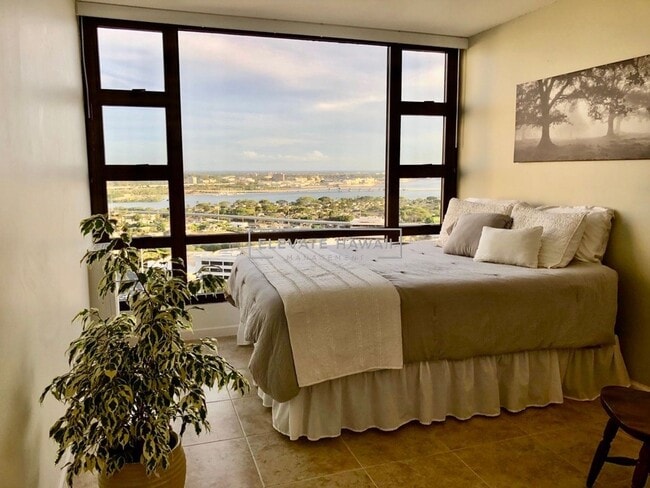 Building Photo - OCEAN VIEWS!! Pearl Regency 1 bed 1 bath 2...