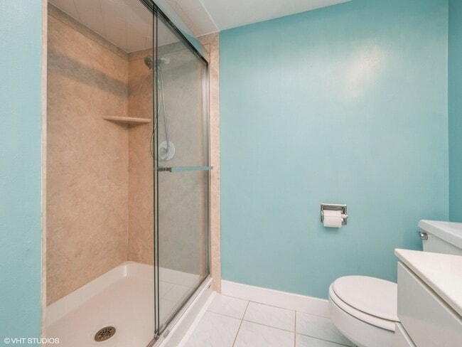 Building Photo - 550 Shorely Dr