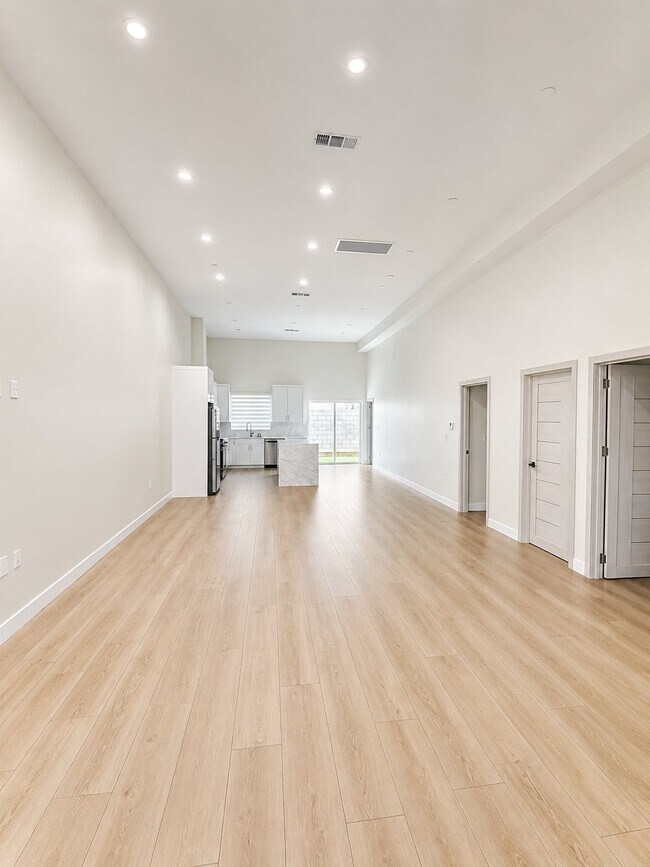 Building Photo - 9346 Creemore Dr
