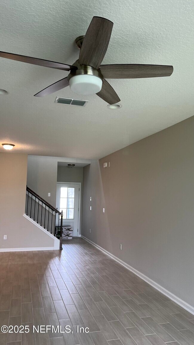 Building Photo - 742 Cherry Elm Dr