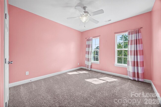 Building Photo - 415 Fischer Rd