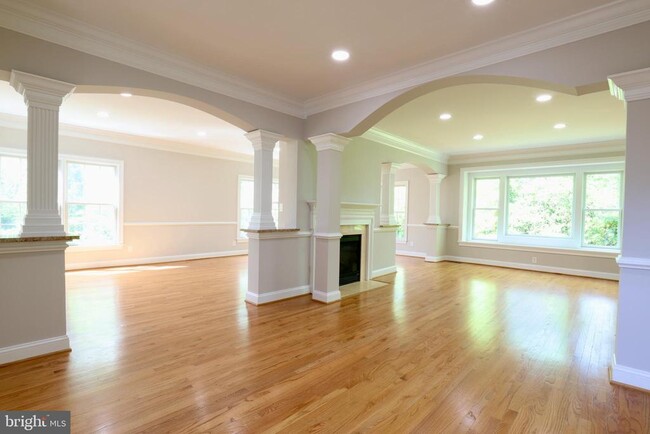 Building Photo - 1310 Forestwood Dr