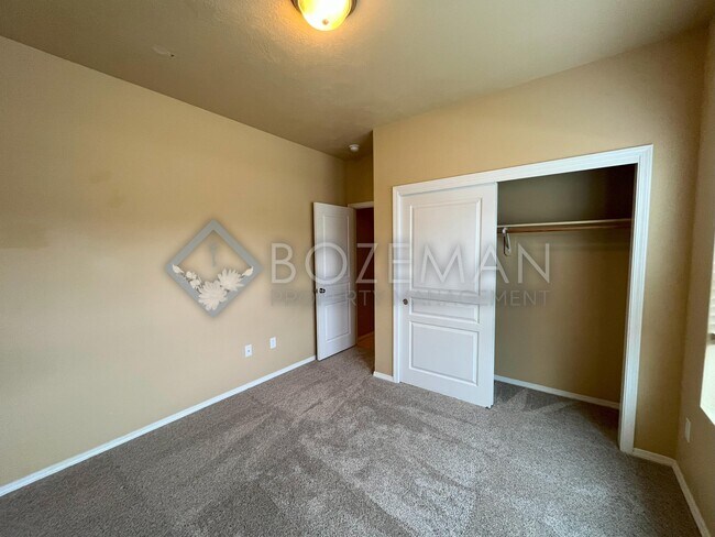 Building Photo - 270 Pond Lily Dr