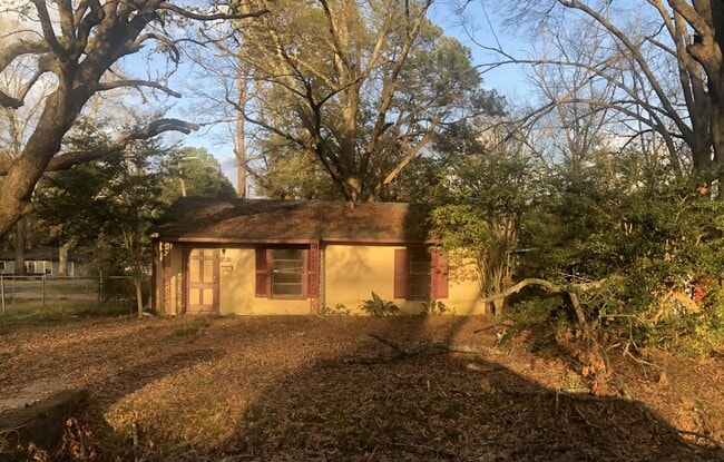 Primary Photo - 1701 S 6th St