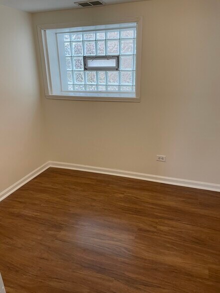 Building Photo - 631 N Spaulding Ave