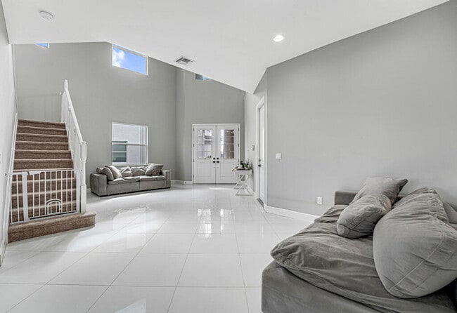 Building Photo - 5482 Macoon Wy