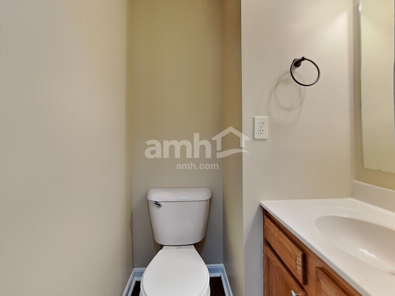 Building Photo - 3188 Summitrun Dr