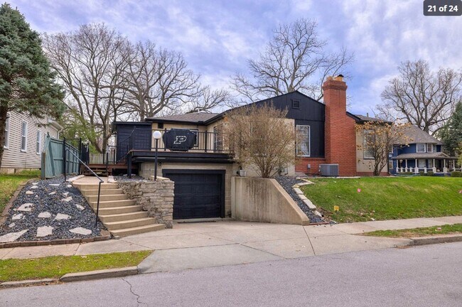 Building Photo - 1101 S 9th St