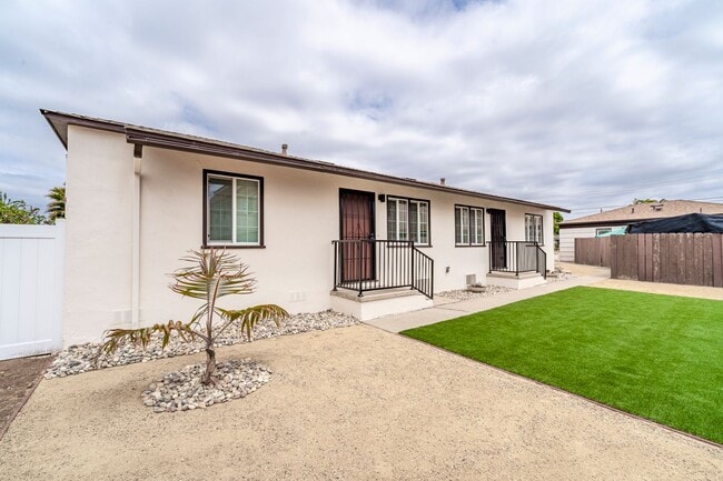 Building Photo - Brand New 2 Bed / 1 Bath Cottage w/ Private Garage & Yard! |Offering Two Weeks of Free Rent!|
