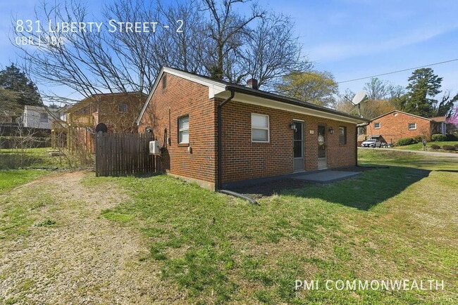 Building Photo - 831 Liberty St