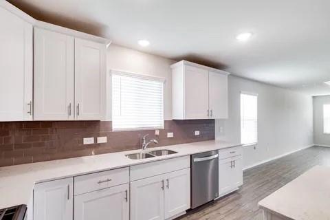 Building Photo - 700 Forestdale Ct
