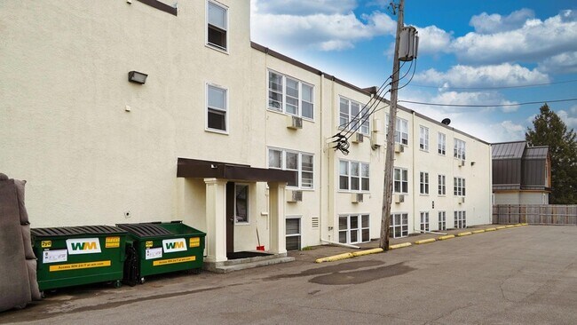 Building Photo - 2216 Pleasant Ave