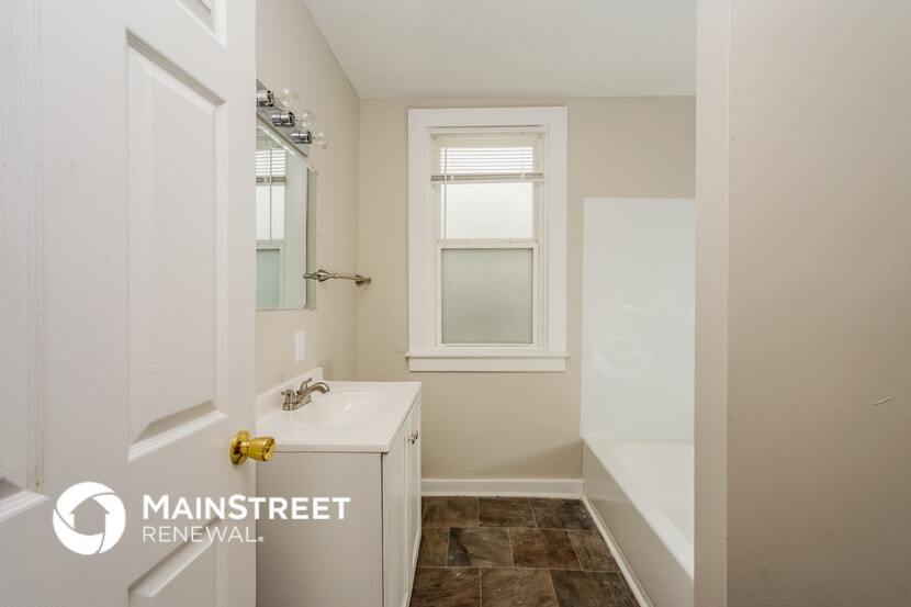 Building Photo - 1105 S 32nd St