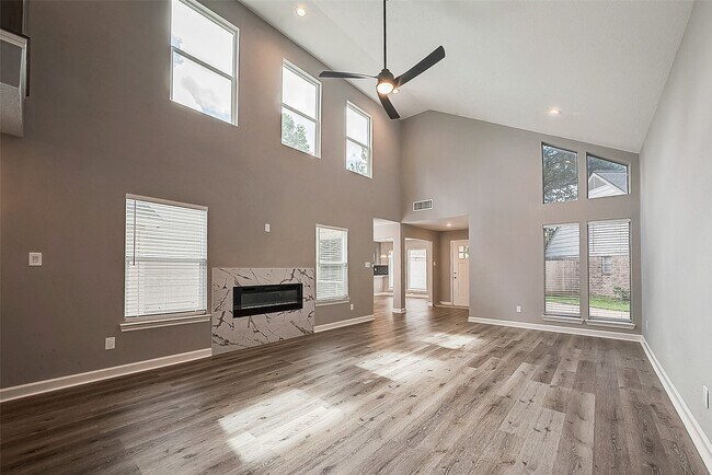 Building Photo - 1623 Cherry Ridge Dr
