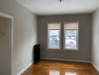 Building Photo - 25 Business St