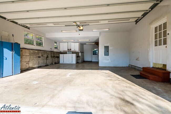 Building Photo - Beautiful & Spacious Corralitos Home