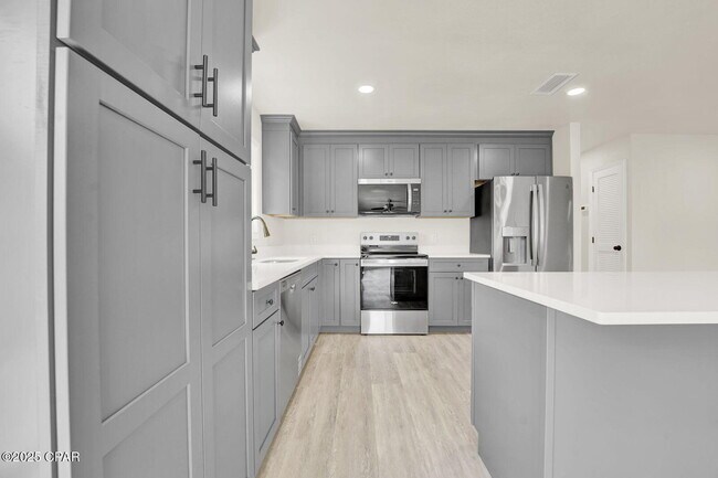 Building Photo - 5204 Park St