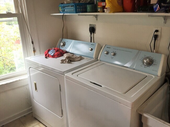 Building Photo - 29 Welsford St