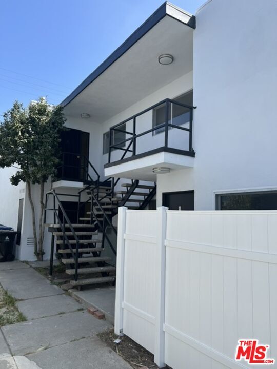 Building Photo - 3670 Greenfield Ave