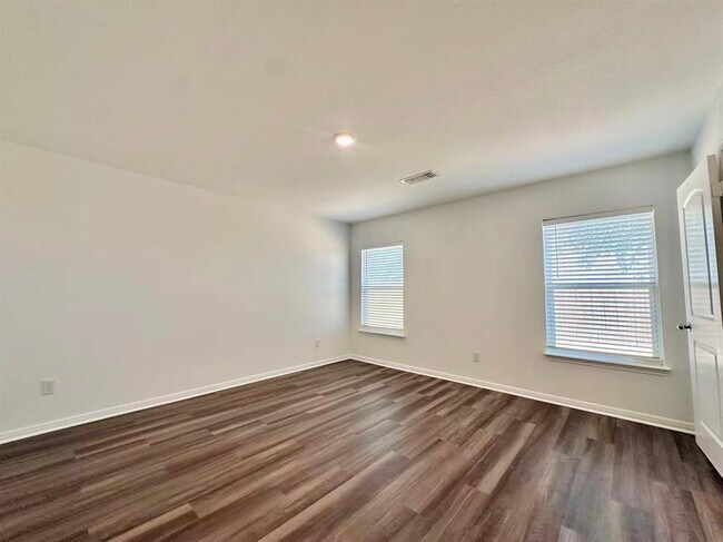 Building Photo - 17916 Speculator Ln