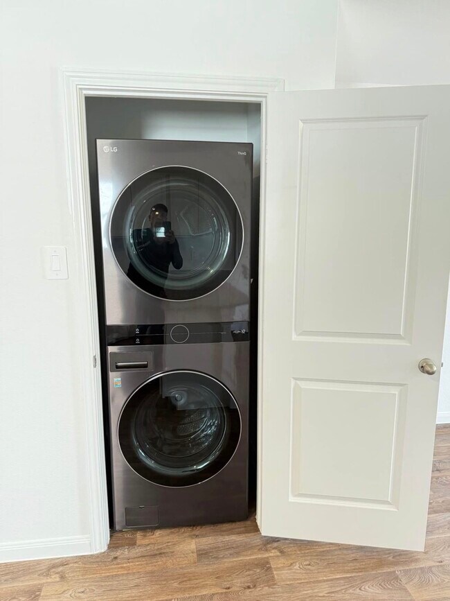 Building Photo - 16527 Jasmine Marie Pl