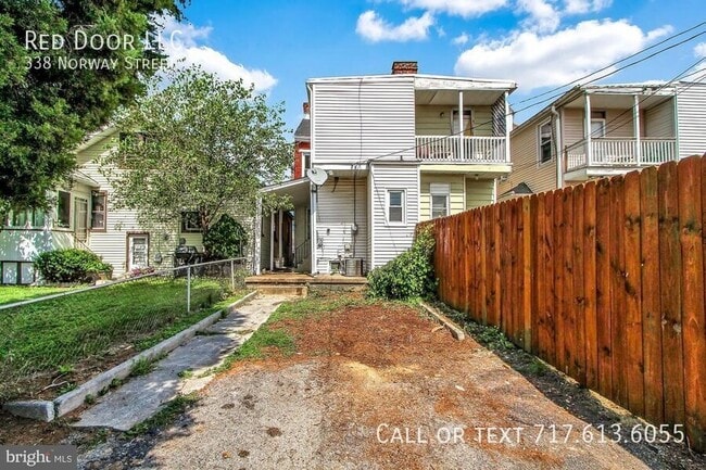 Building Photo - 338 Norway St