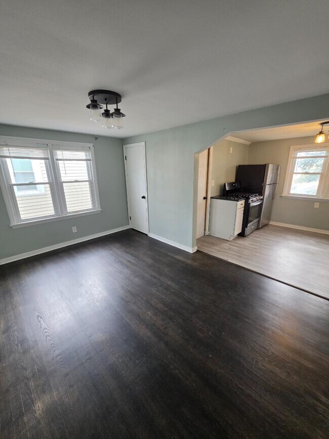 Building Photo - 3663 E Underwood Ave