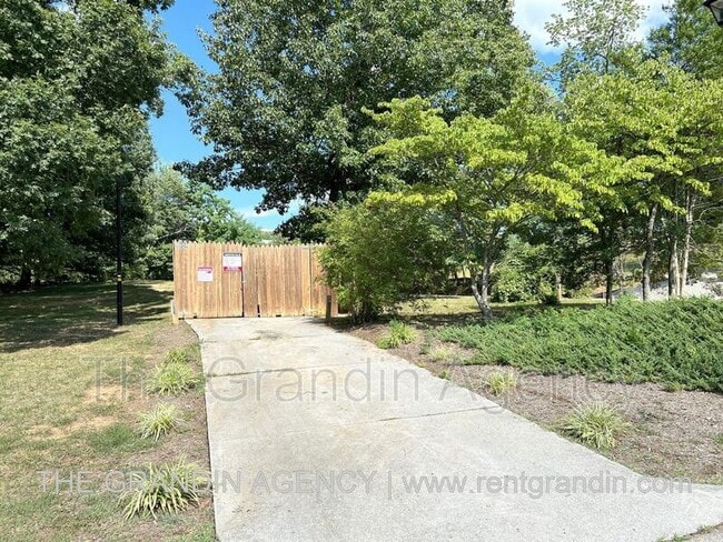 Building Photo - 5260 Crossbow Cir