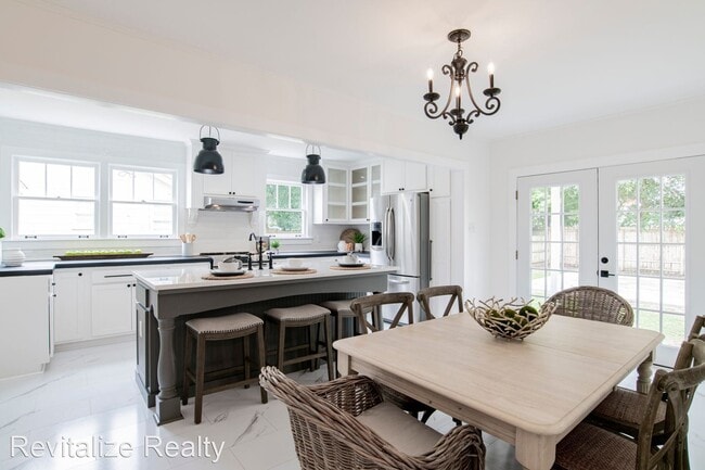 Building Photo - 3 br, 2 bath House - 65 Bishop Lane S