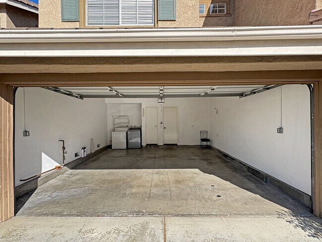 Building Photo - Bright & Spacious 2-Bedroom Home in Mira Mesa