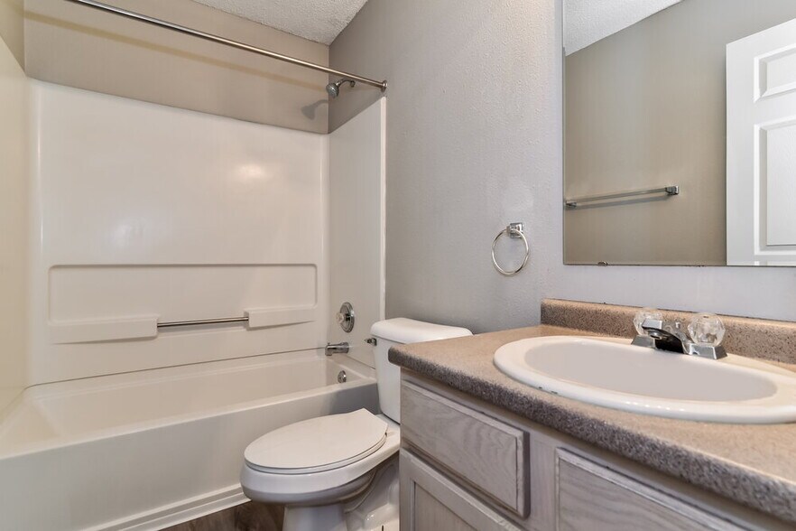 Building Photo - 10867 Delphi Dr