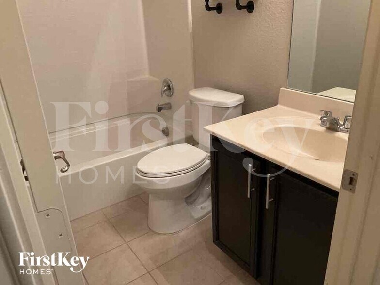 Building Photo - 7513 Captain Ln