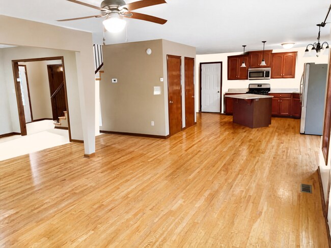 Building Photo - 1185 Eller Wood Dr