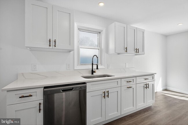 Building Photo - 8 Marley Neck Rd