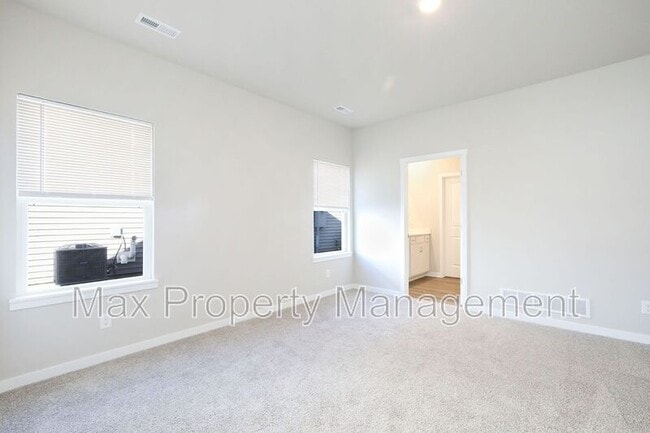 Building Photo - 2706 NW 30th Ln