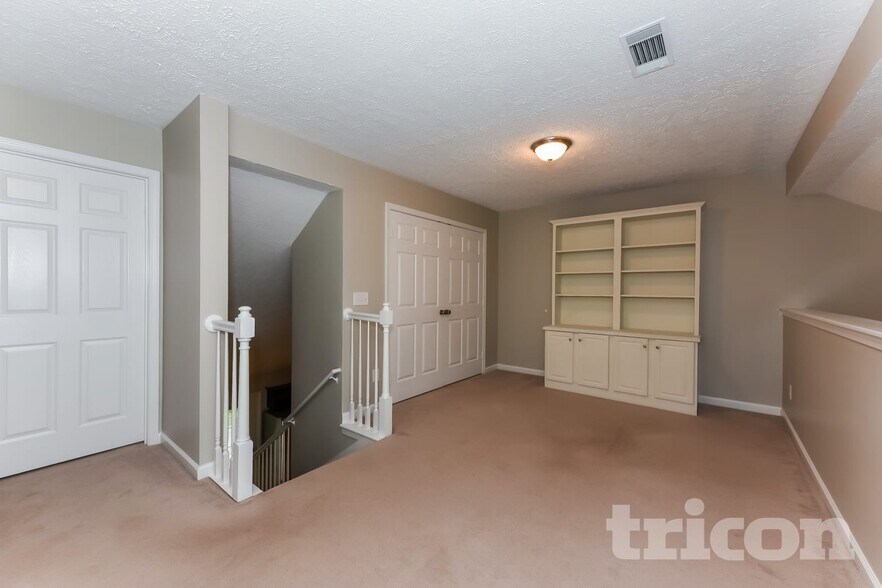 Building Photo - 102 Villa Cir
