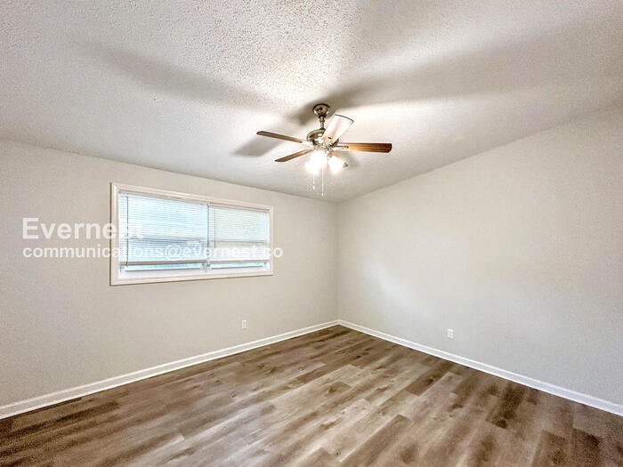 Building Photo - 1449 Ticonderoga Dr