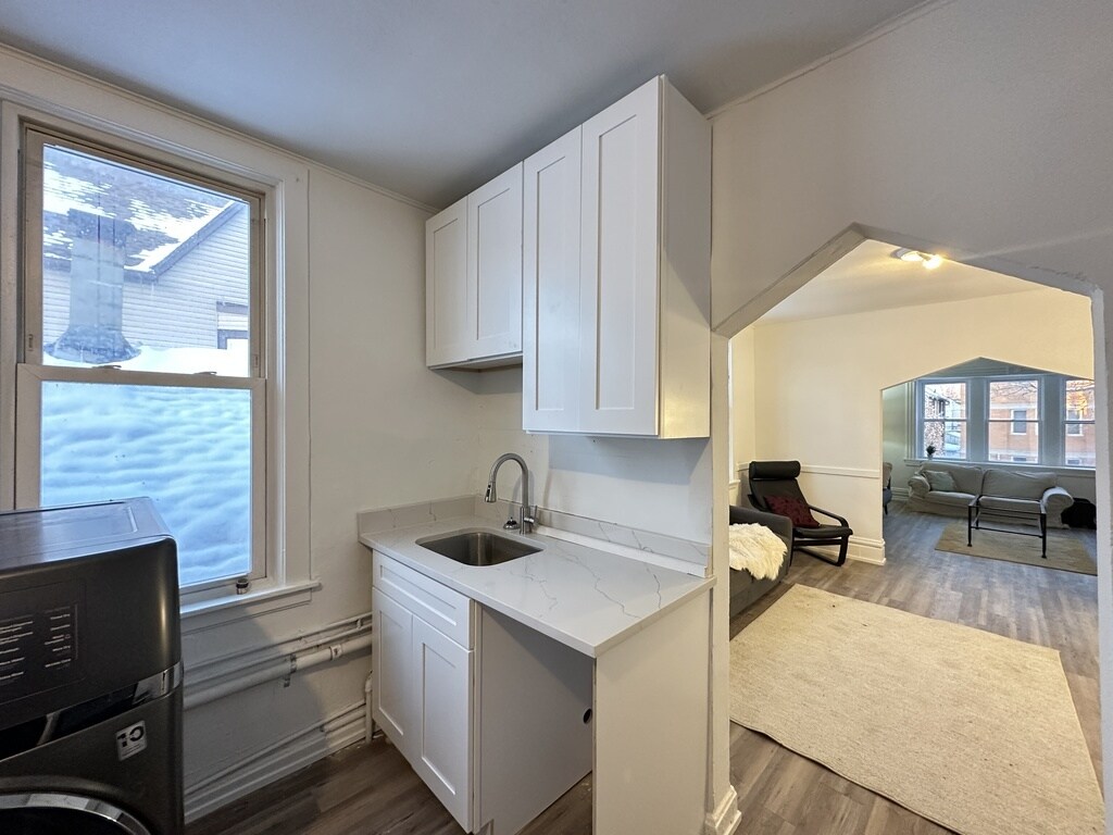 Building Photo - 1626 N Fairfield Ave