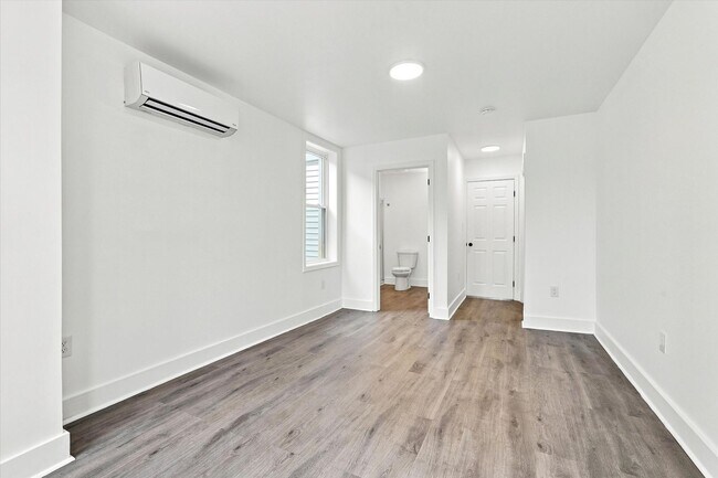 Building Photo - 2BR/3BA Home | North Philly