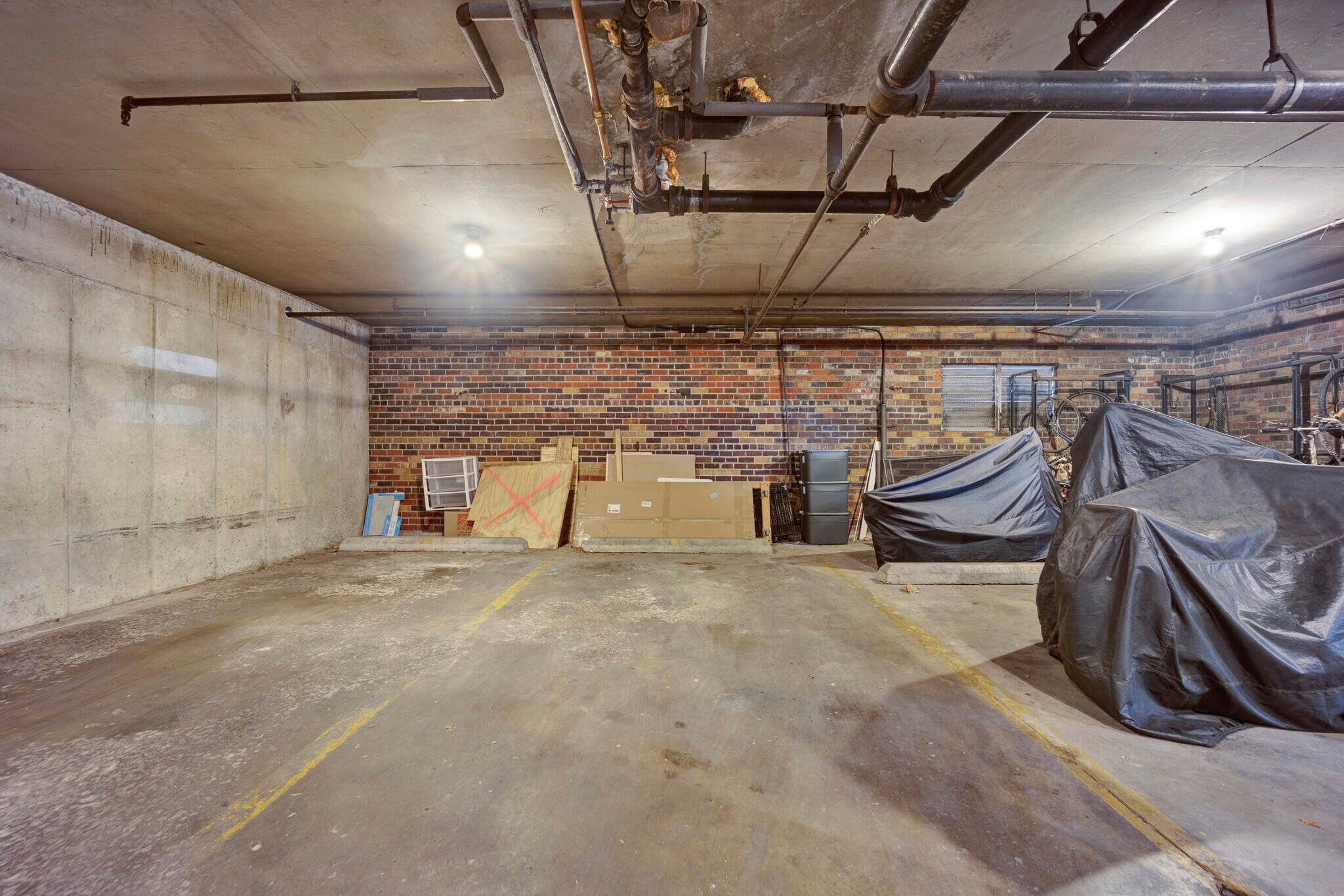 Building Photo - 607 W Wrightwood Ave