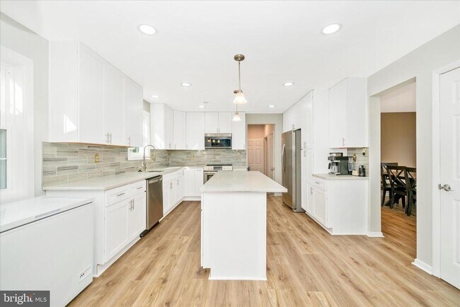 Building Photo - 3105 Glissade Ct