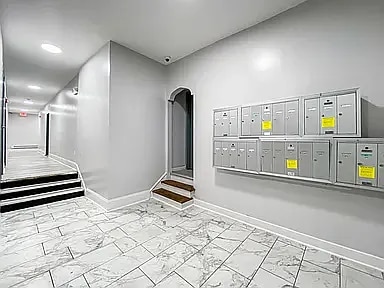 Primary Photo - 5800 N 16th St