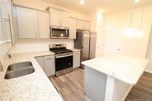 Building Photo - 123 Glen Clova Dr