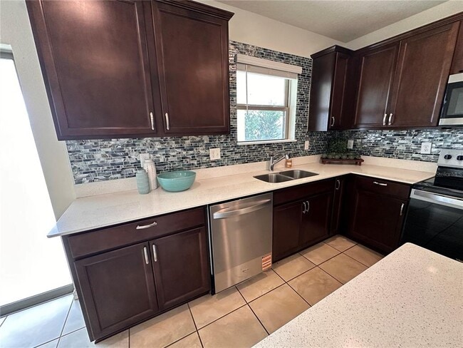 Building Photo - 630 Citrus Isle Blvd