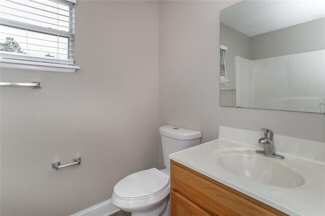 Building Photo - 1118 Chesterfield Ct